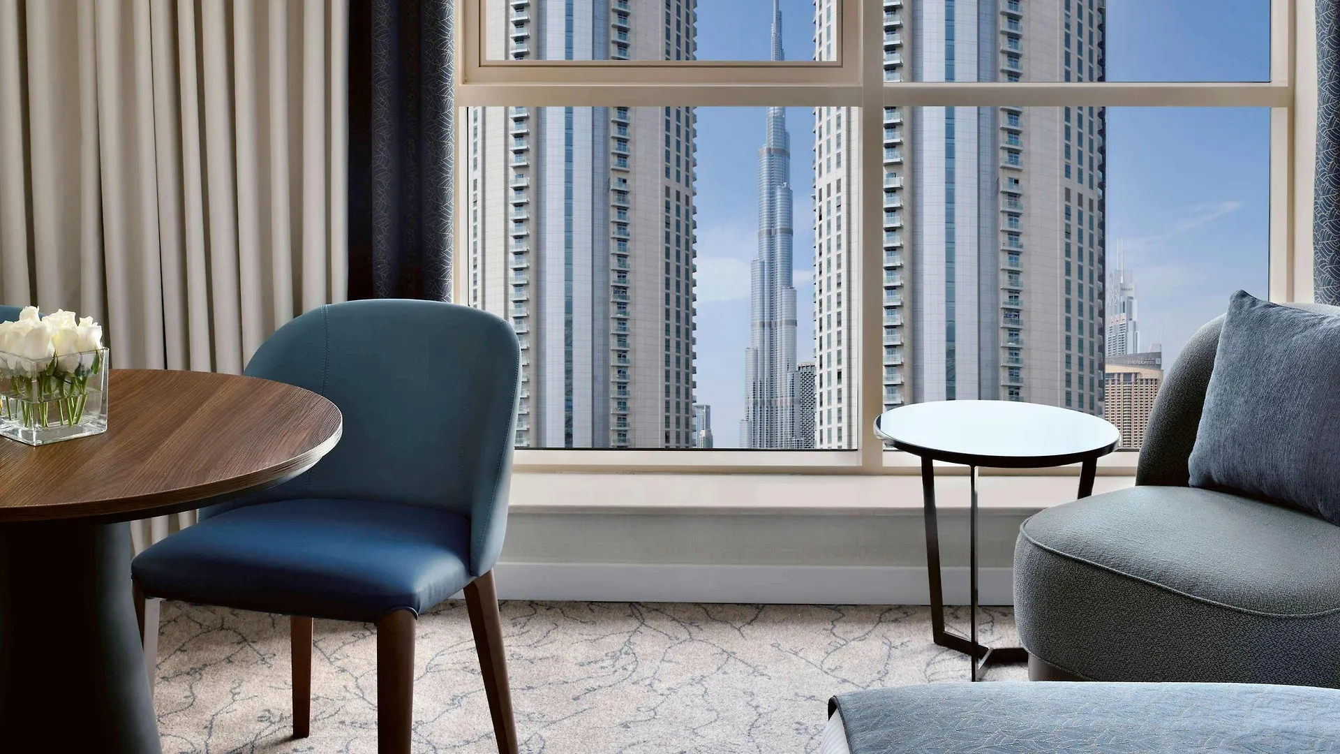 Mövenpick Hotel Apartments Downtown Dubai 5*,  Förenade Arabemiraten